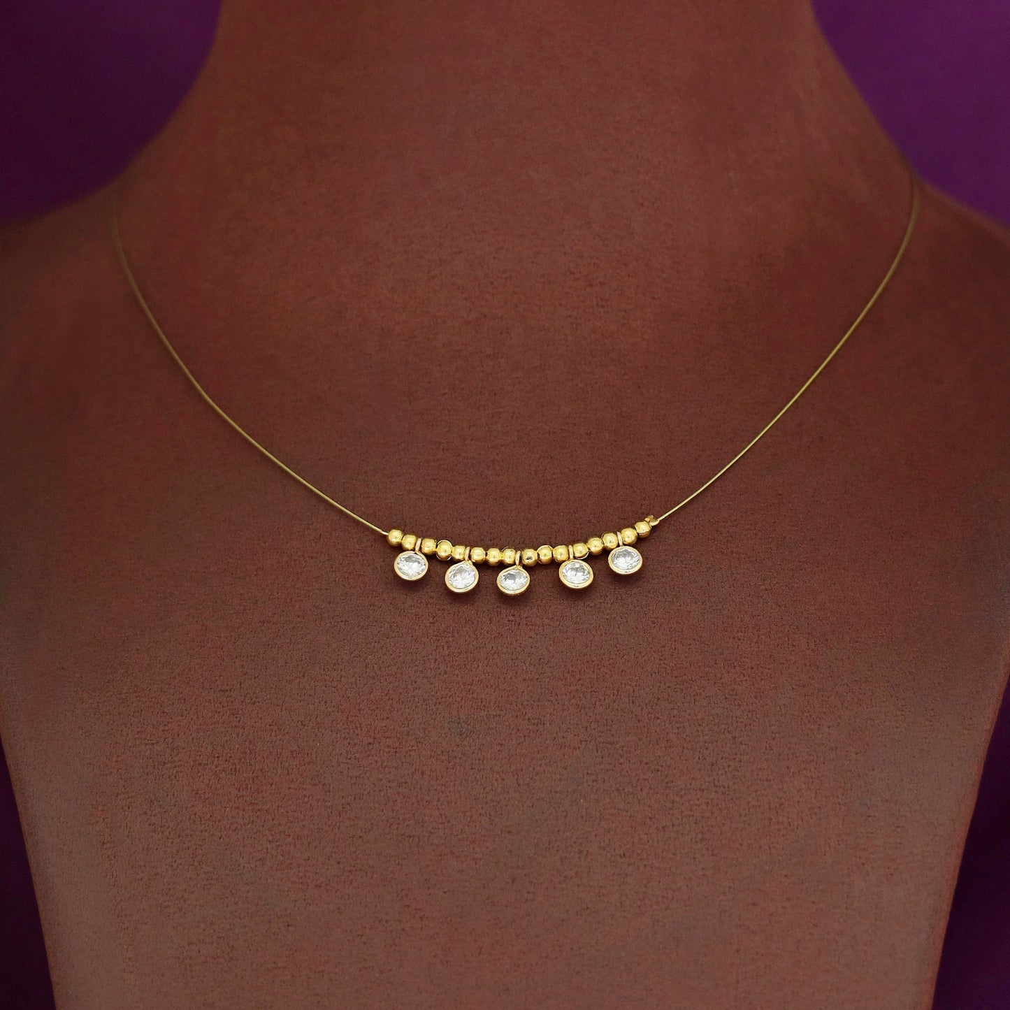 Mini Glossy Neckpiece