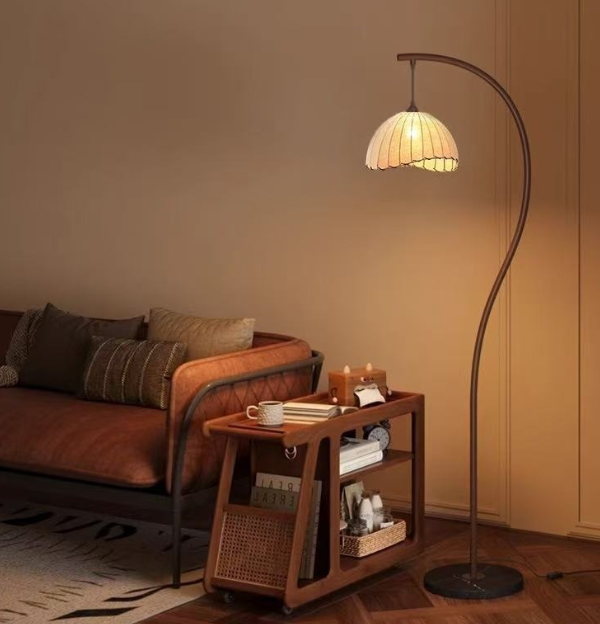 Internet-famous And Vintage S-shaped Crescent Floor Lamp Silent Wind