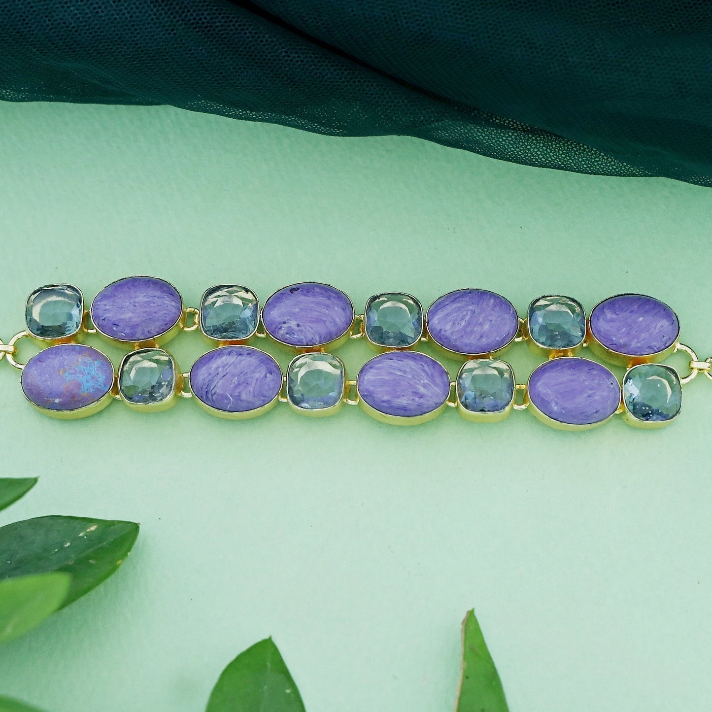 Purple-tinged Choker