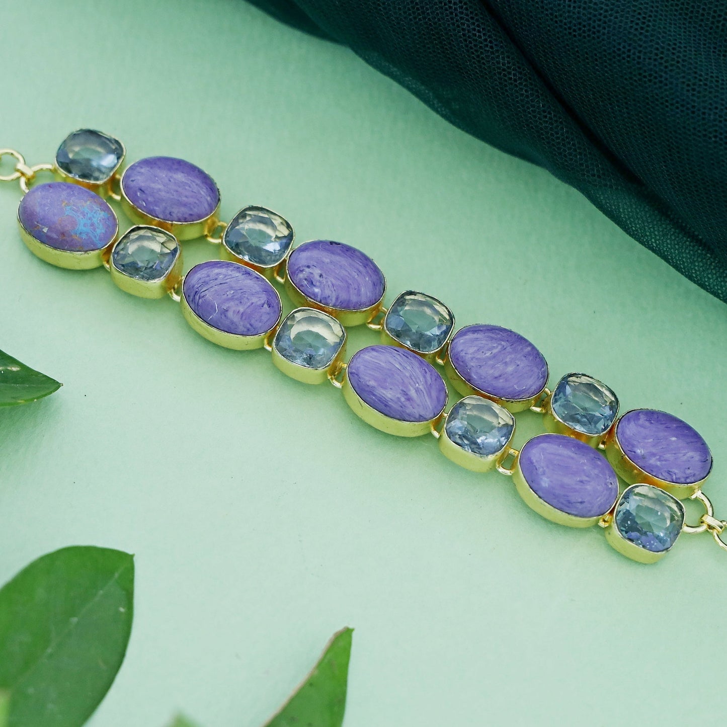 Purple-tinged Choker